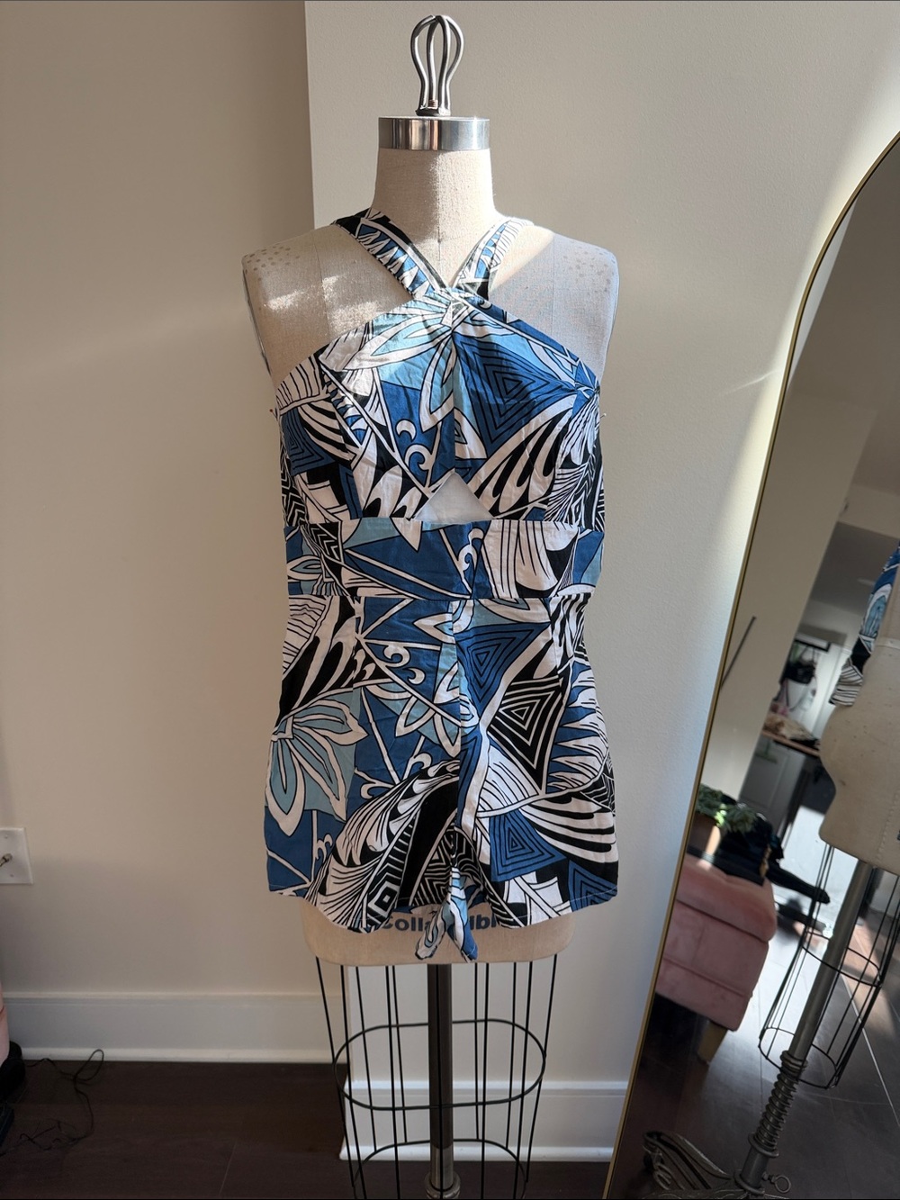 Tropical/tiki repro halter playsuit. Medium